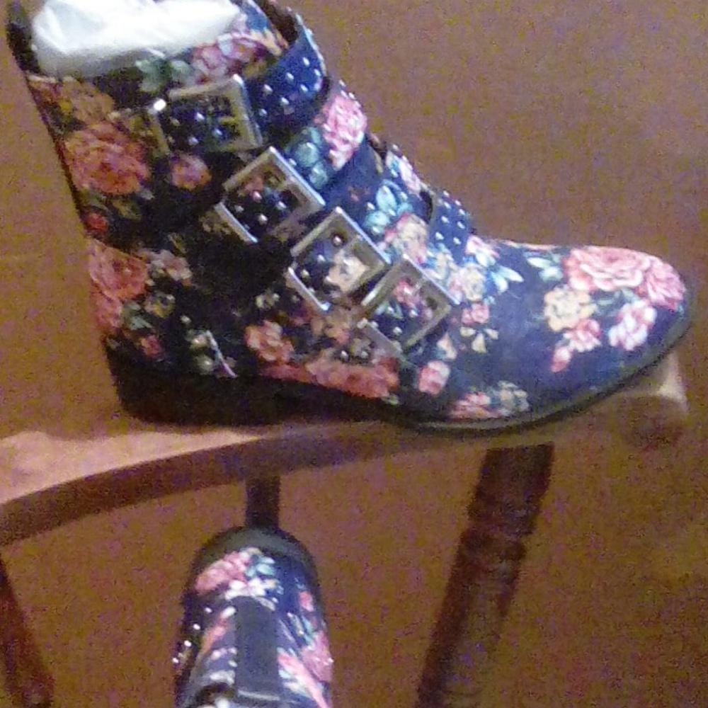 Qupid Womens Booties Block Heel Zip